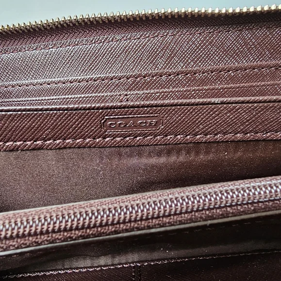 NWOT Coach Signature Brown and Tan Zip Around Wallet Clutch - Picture 9 of 10